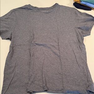 CLOSET CLEAN OUT Banana Republic Heather Gray Short Sleeve Tee